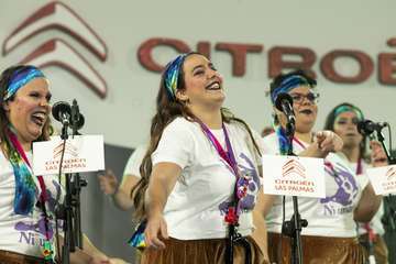Los nietos de Sary Mánchez abren la final de murgas del Carnaval de 'Una noche en Río' (Foto TA)